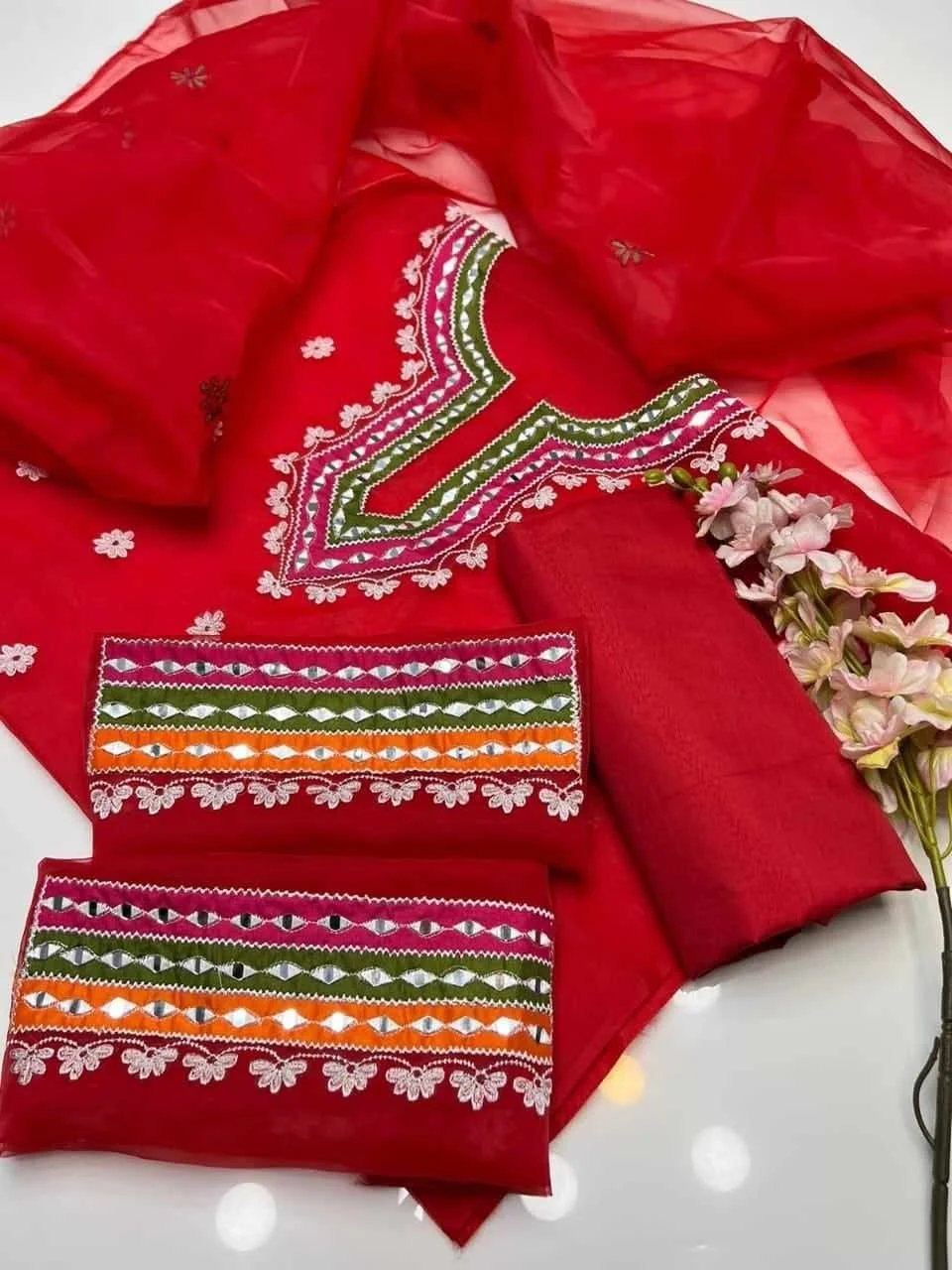রেডিমেড জর্জেট ডলার এবং এমব্রয়ডারি কাজ করা থ্রী পিস-11244
